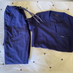 Jaanuu XS Scrub top and Joggers